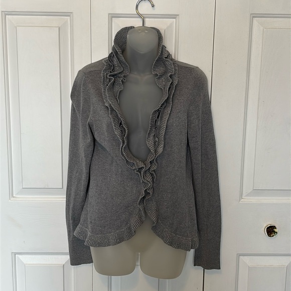 White House Black Market Sweaters - WHBM sz M gray ruffle collar trim hook front cardigan B718